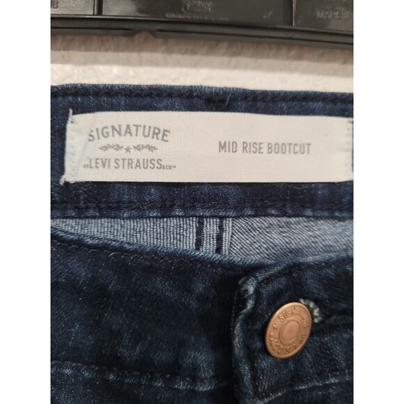 Signature Levi's Women's‎ Mid Rise Bootcut Jeans size 32 x 30 #P3 - Picture 3 of 7